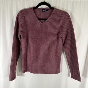 Gap 100% Lambs Wool Sweater Women's Medium Solid Red Knit Ribbed Vneck